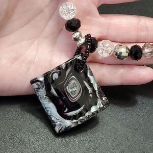 **Final Sale** Black glass bead and pendant necklace